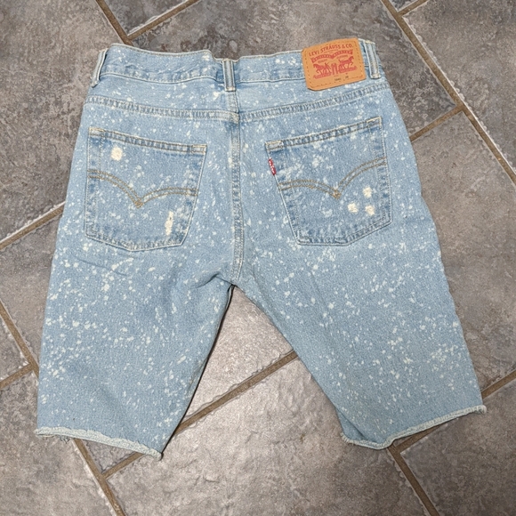 4/$25  Levi's cutoff Jean shorts waist 28 - Picture 2 of 10